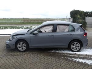 Volkswagen Golf VIII 1.5 TSI BlueMotion 16V Samochód złomowany (2020, Srebrnoszary)