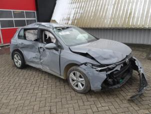 Volkswagen Golf VIII 1.5 TSI BlueMotion 16V Samochód złomowany (2020, Srebrnoszary)