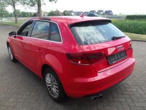 Audi A3 Sportback 1.8 TFSI 16V Épave (2013, Rouge)