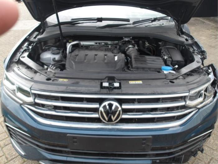 Volkswagen Tiguan 2.0 TDI 16V BlueMotion Techn.SCR 4Motion Samochód złomowany (2021, Metalik, Niebieski)
