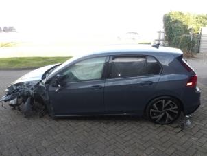 Volkswagen Golf VIII 1.5 eTSI 16V Vehículo de desguace (2021, Metálico, Gris plateado)