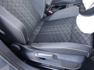Volkswagen Golf VIII 1.5 eTSI 16V Vehículo de desguace (2021, Metálico, Gris plateado)