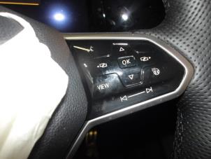 Volkswagen Golf VIII 1.5 eTSI 16V Vehículo de desguace (2021, Metálico, Gris plateado)