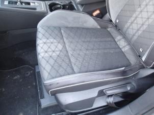 Volkswagen Golf VIII 1.5 eTSI 16V Vehículo de desguace (2021, Metálico, Gris plateado)