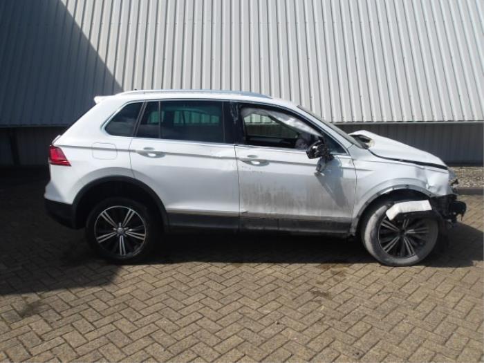 Volkswagen Tiguan 2.0 TDI 16V BlueMotion Technology SCR Épave (2016, Blanc)
