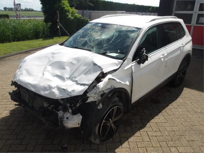 Volkswagen Tiguan 2.0 TDI 16V BlueMotion Technology SCR Épave (2016, Blanc)
