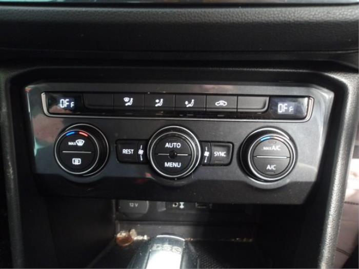 Volkswagen Tiguan 2.0 TDI 16V BlueMotion Technology SCR Épave (2016, Blanc)