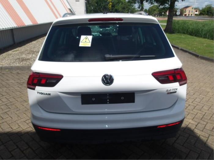 Volkswagen Tiguan 2.0 TDI 16V BlueMotion Technology SCR Épave (2016, Blanc)