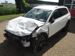 Volkswagen Tiguan 2.0 TDI 16V BlueMotion Technology SCR Épave (2016, Blanc)