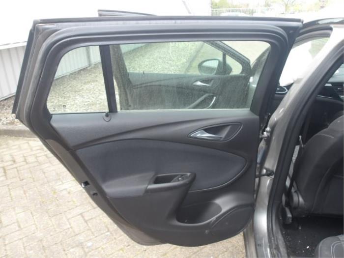 Opel Astra K Sports Tourer 1.4 16V Épave (2018, Métallisé, Gris argenté)