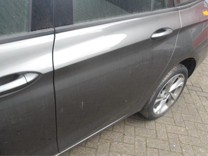 Opel Astra K Sports Tourer 1.4 16V Épave (2018, Métallisé, Gris argenté)