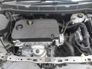 Opel Astra K Sports Tourer 1.4 16V Épave (2018, Métallisé, Gris argenté)