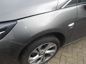 Opel Astra K Sports Tourer 1.4 16V Épave (2018, Métallisé, Gris argenté)