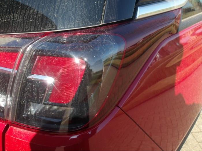 Opel Crossland 1.2 12V Épave (2020, Rouge, Noir)