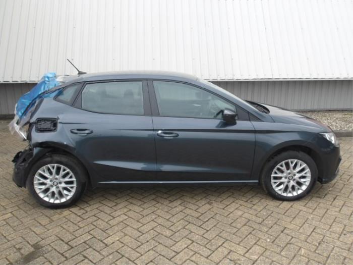 Seat Ibiza V 1.0 MPI 12V Épave (2019, Métallisé, Gris argenté)