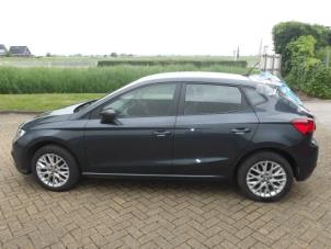 Seat Ibiza V 1.0 MPI 12V Épave (2019, Métallisé, Gris argenté)
