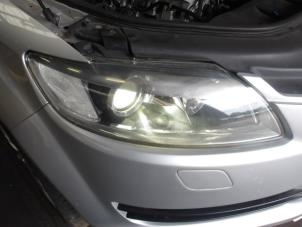 Audi Q7 4.2 FSI V8 32V Épave (2006, Métallisé, Léger, Gris argenté, Argenté)