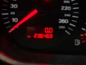 Audi Q7 4.2 FSI V8 32V Épave (2006, Métallisé, Léger, Gris argenté, Argenté)