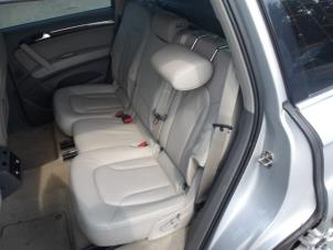 Audi Q7 4.2 FSI V8 32V Épave (2006, Métallisé, Léger, Gris argenté, Argenté)