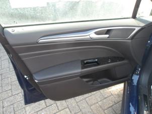 Ford Mondeo V Wagon 2.0 Hybrid 16V Samochód złomowany (2021, Niebieski)