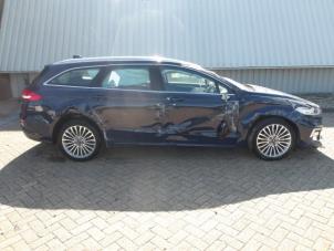 Ford Mondeo V Wagon 2.0 Hybrid 16V Samochód złomowany (2021, Niebieski)