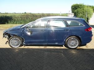 Ford Mondeo V Wagon 2.0 Hybrid 16V Samochód złomowany (2021, Niebieski)