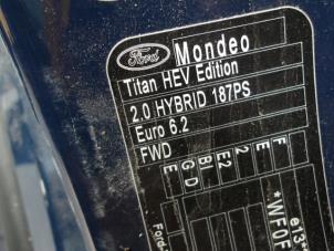 Ford Mondeo V Wagon 2.0 Hybrid 16V Samochód złomowany (2021, Niebieski)