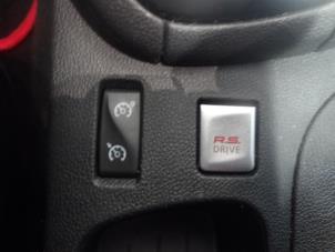 Renault Clio IV 1.6 Turbo 16V RS 200 EDC Épave (2016, Métallisé, Noir, Jaune, Gris)