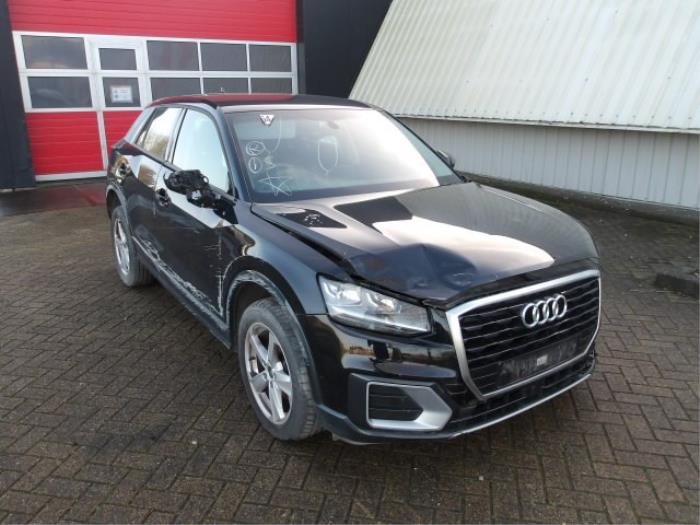 Audi Q2 1.6 30 TDI 16V Épave (2020, Noir, Gris)