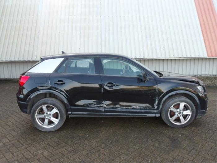 Audi Q2 1.6 30 TDI 16V Épave (2020, Noir, Gris)
