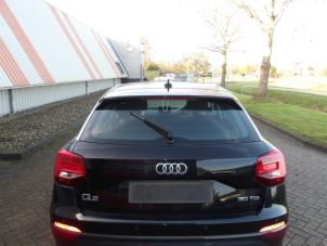 Audi Q2 1.6 30 TDI 16V Épave (2020, Noir, Gris)