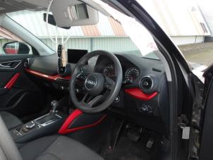 Audi Q2 1.6 30 TDI 16V Épave (2020, Noir, Gris)