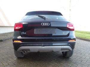 Audi Q2 1.6 30 TDI 16V Épave (2020, Noir, Gris)