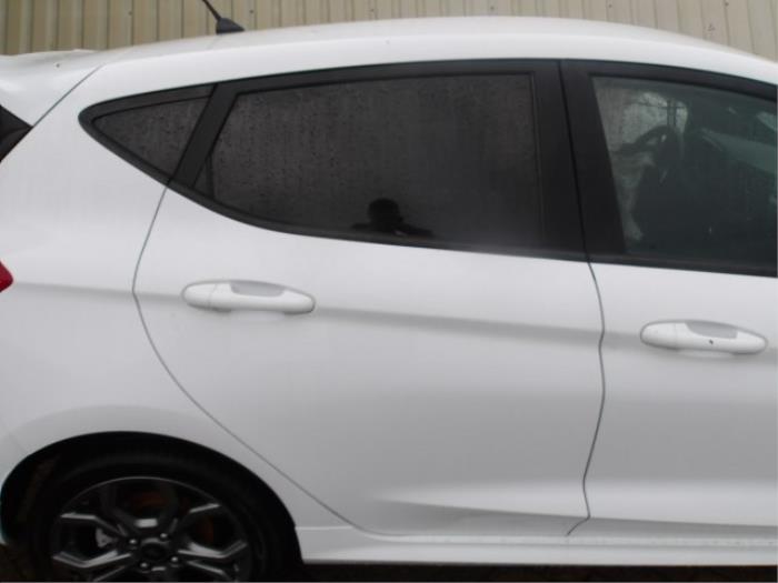 Ford Fiesta 7 1.0 EcoBoost 12V 100 Salvage vehicle (2018, White, Pink)
