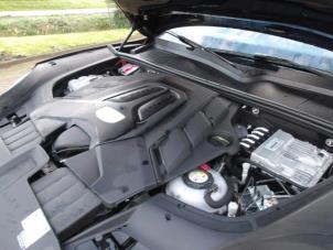 Porsche Cayenne III 3.0 V6 Turbo 24V E-Hybrid Épave (2022, Noir)