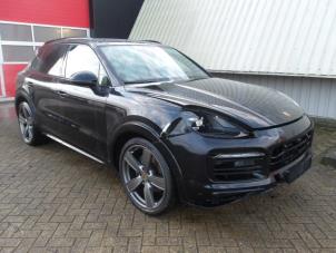 Porsche Cayenne III 3.0 V6 Turbo 24V E-Hybrid Épave (2022, Noir)