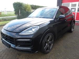 Porsche Cayenne III 3.0 V6 Turbo 24V E-Hybrid Épave (2022, Noir)