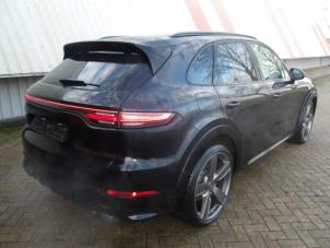 Porsche Cayenne III 3.0 V6 Turbo 24V E-Hybrid Épave (2022, Noir)
