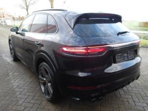 Porsche Cayenne III 3.0 V6 Turbo 24V E-Hybrid Épave (2022, Noir)
