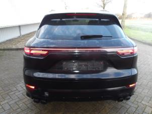 Porsche Cayenne III 3.0 V6 Turbo 24V E-Hybrid Épave (2022, Noir)