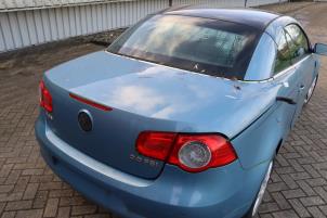 Volkswagen Eos 2.0 FSI 16V Samochód złomowany (2006, Metalik, Niebieski)