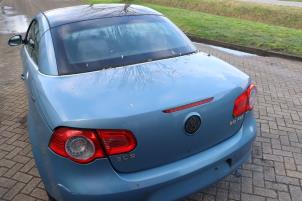 Volkswagen Eos 2.0 FSI 16V Samochód złomowany (2006, Metalik, Niebieski)