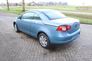 Volkswagen Eos 2.0 FSI 16V Samochód złomowany (2006, Metalik, Niebieski)