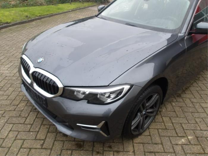 BMW 3 serie Touring 320i 2.0 TwinPower Turbo 16V Épave (2019, Métallisé, Gris argenté)