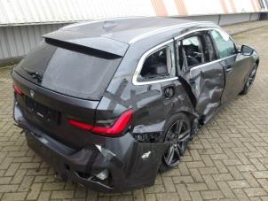 BMW 3 serie Touring 320i 2.0 TwinPower Turbo 16V Épave (2019, Métallisé, Gris argenté)