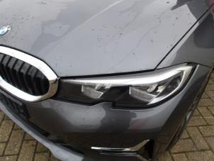 BMW 3 serie Touring 320i 2.0 TwinPower Turbo 16V Épave (2019, Métallisé, Gris argenté)