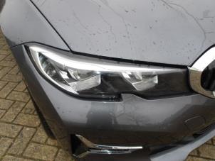 BMW 3 serie Touring 320i 2.0 TwinPower Turbo 16V Épave (2019, Métallisé, Gris argenté)