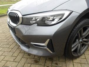 BMW 3 serie Touring 320i 2.0 TwinPower Turbo 16V Épave (2019, Métallisé, Gris argenté)