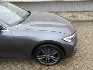 BMW 3 serie Touring 320i 2.0 TwinPower Turbo 16V Épave (2019, Métallisé, Gris argenté)