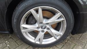 Audi A4 1.8 TFSI 16V Épave (2013, Métallisé, Noir)